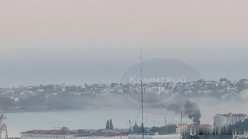 克里米亚的爆炸声：传俄军黑海舰队空军总部大楼遭袭5月27日，被临时占领的克