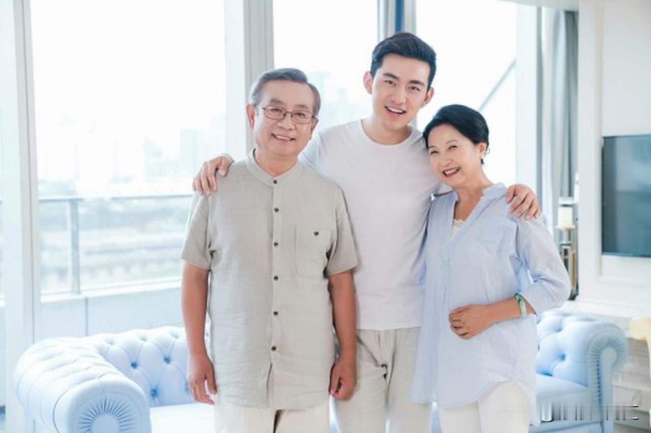 独生子女父母养老真是个现实难题。70后响应政策只生一个孩子，等他们老了，孩子