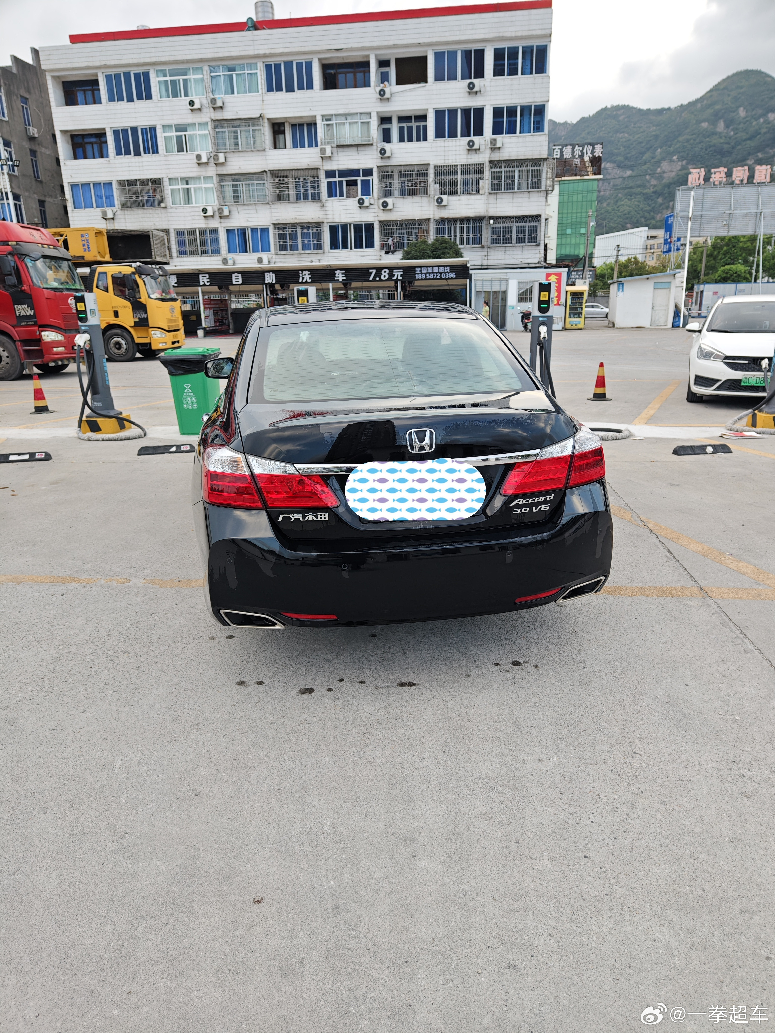 喜欢六缸雅阁的老铁有福了，帮群友卖一辆车16年4月上牌的最后一批3.0雅阁，82