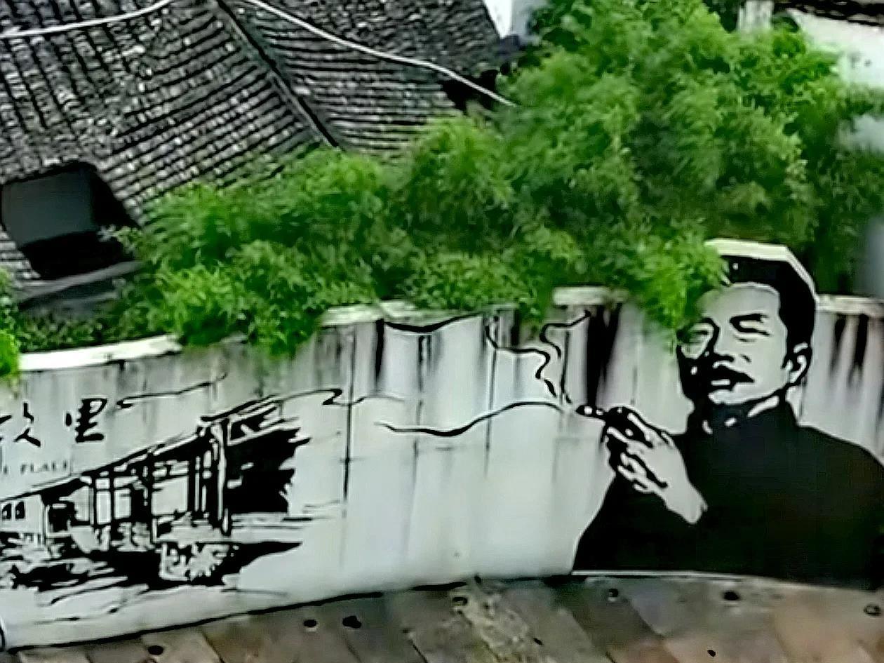 希望绍兴鲁迅纪念馆景区顶住压力，不要轻易被“禁烟环保大使”的投诉给打倒。我不抽烟