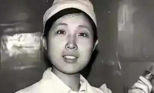 1989年，黑龙江19岁护士捡回个10岁男孩，为养他12年不谈恋爱不结婚。男孩生
