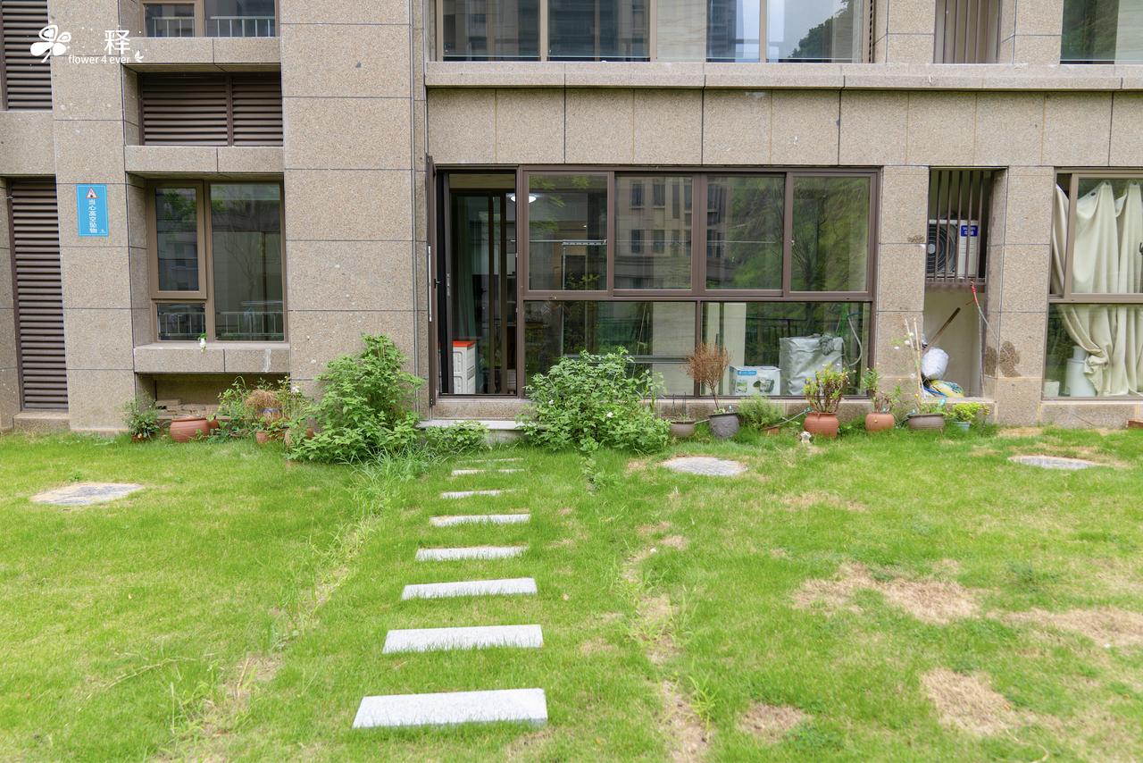 这是贵安唯一一套带大草地，可以名正言顺养花的房子。业主是去年买的房子原价38万