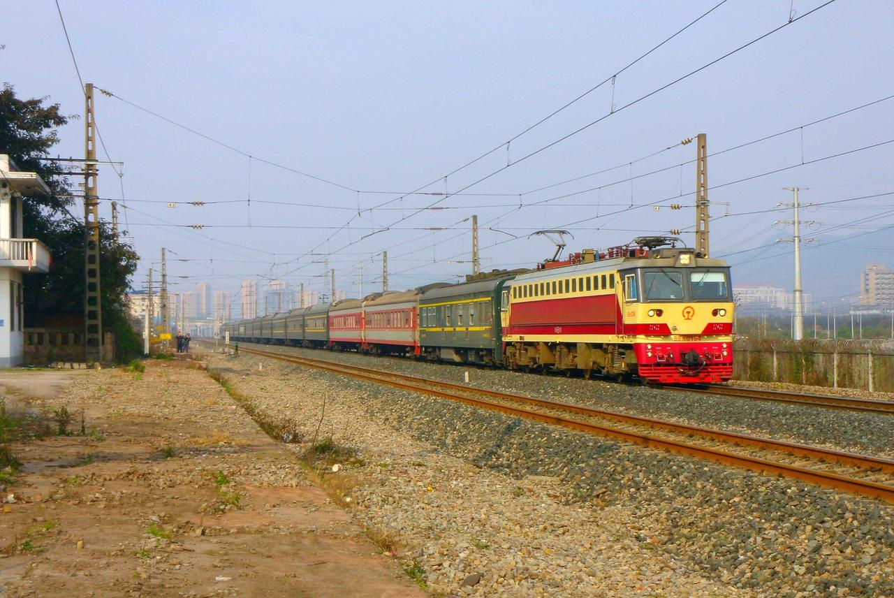 十年前拍到的太原到昆明的K505次列车，这趟列车运行南同蒲线、陇海线、西康线、襄