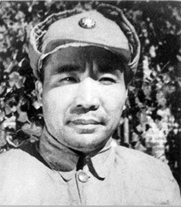 🌞1935年，王耀武得知部下俘虏了一个红军师长，兴冲冲的跑过去准备审讯，但