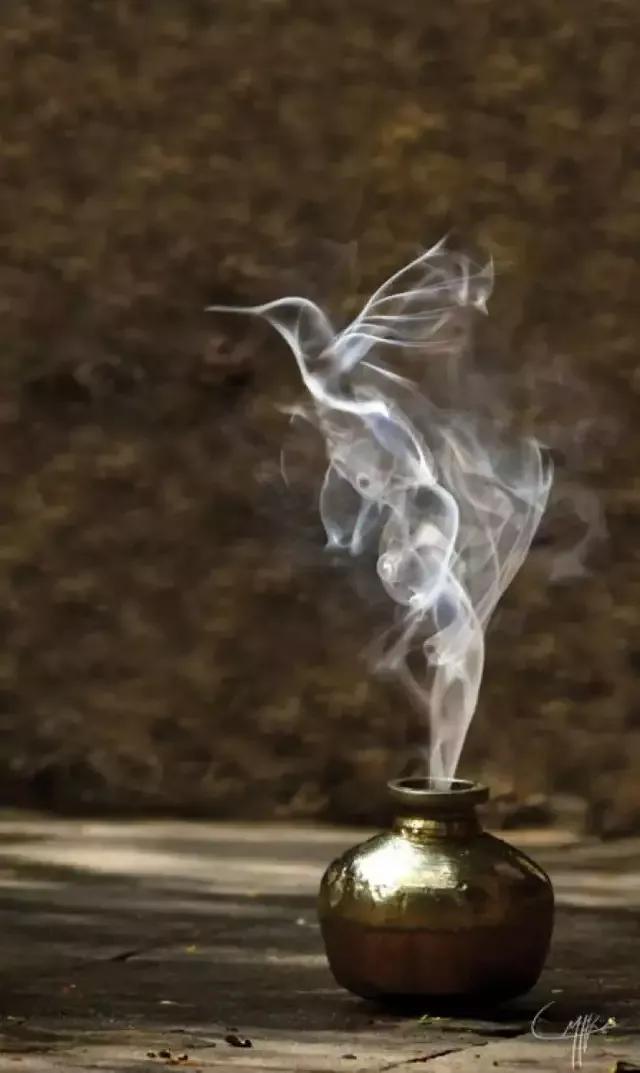 综上所述，可以得知，菲律宾首都爆发的民众抗议，对小马科斯的影响有限：其一，菲律宾