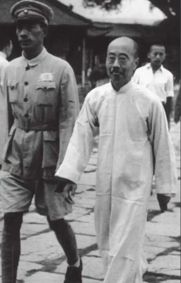 周作人因当汉奸被判枪毙，被胡适等人救下，改判坐牢，1949年出狱后写信给毛主席，