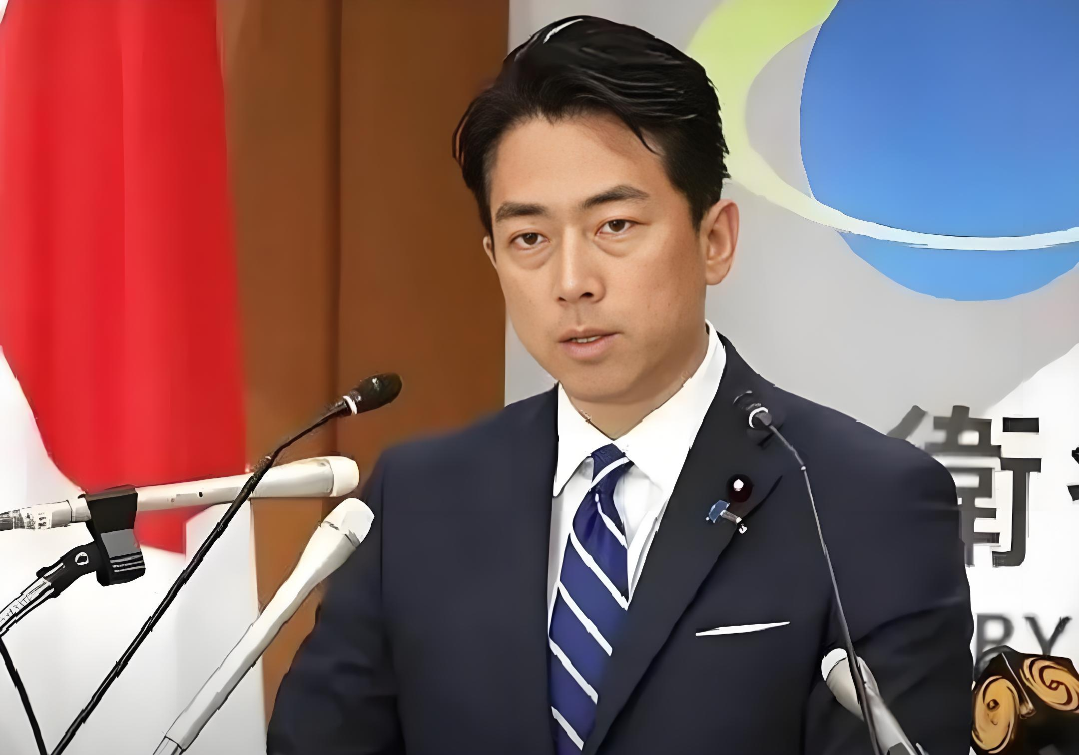 彻底慌了！日本刚曝出要招外籍人进自卫队，日本防卫大臣小泉进次郎秒怂否认！生怕惹怒中俄，转头改口说优先
