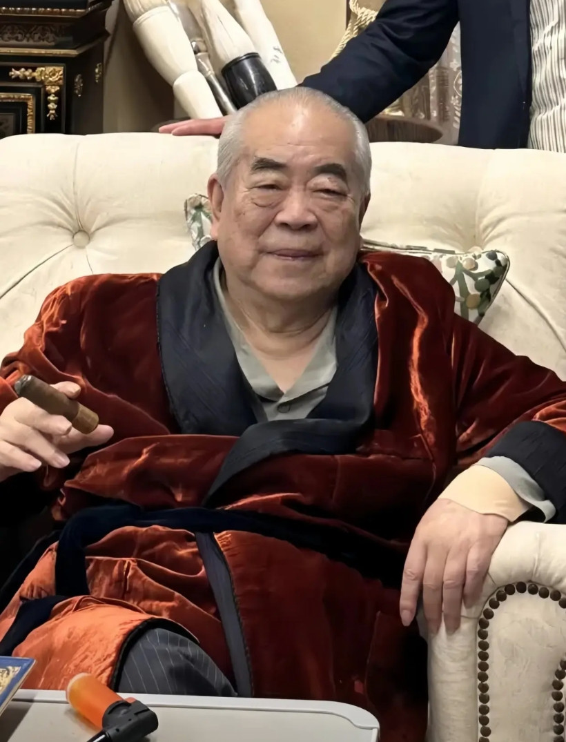 访谈节目中，书画大师范曾说∶可能你们不知道，我正儿八经的来自书香世家，我的祖辈、