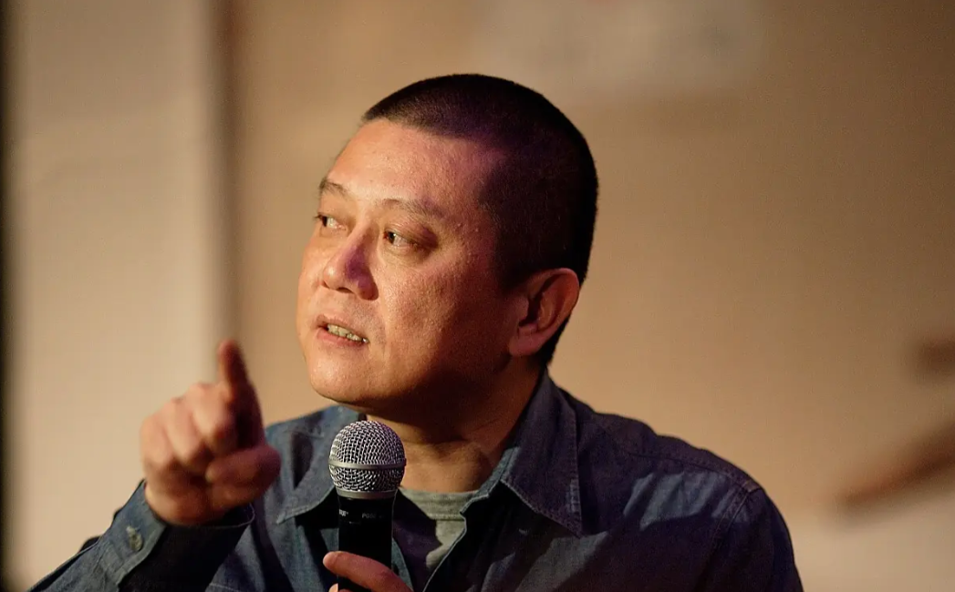 突然发现解放台湾省的建议，王朔的思路太妙了，他曾说收复台湾不需要打仗，先宣布台湾