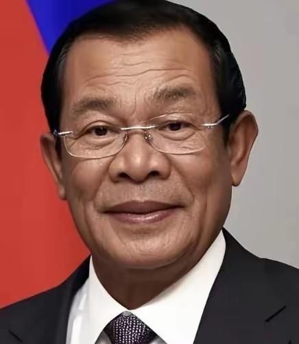 泰国对柬埔寨一顿狂轰滥炸，为什么中国没一点动静，因为泰国不是在打仗，而是在替天行