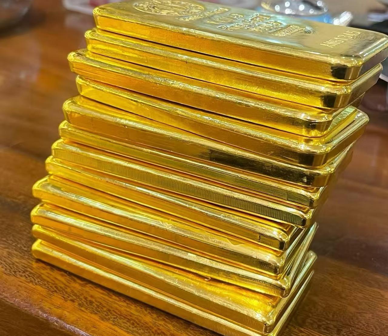 这个金店老板出名了!四川雅安一小孩去金店卖首饰,金店老板以720元回收70克