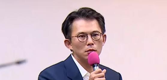 国民党、民众党今（28）日公布初选民调结果，由李四川胜出，代表蓝白阵营参选新北市