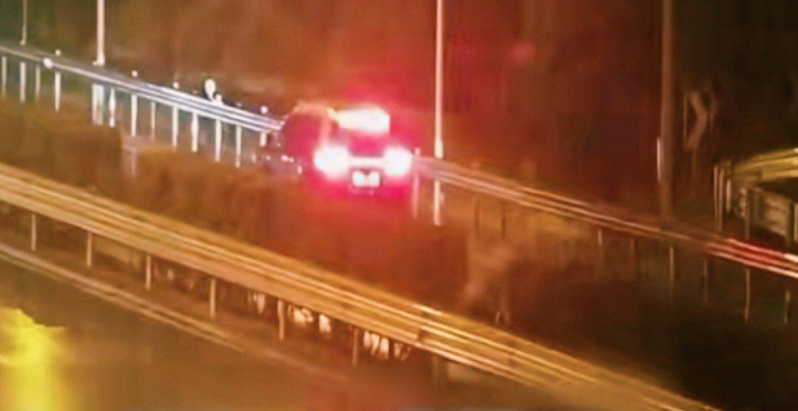 喝了三斤白酒还敢开车？杭州这位男子的操作简直把生死当儿戏。33岁的姜某深夜喝