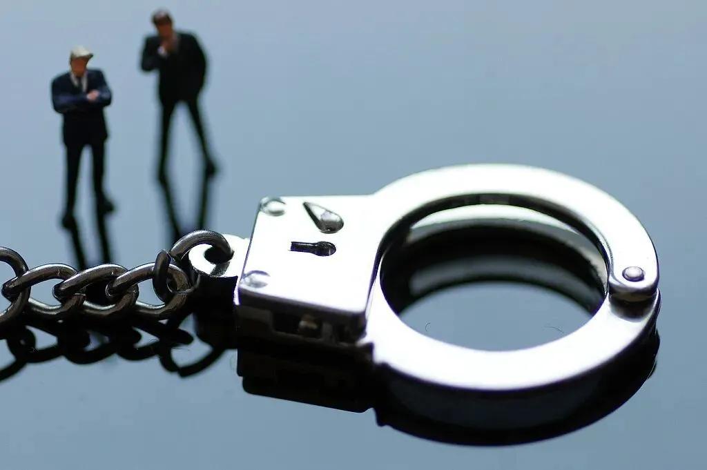 查实了，栽了！2026年2月2日，陕西安康某骨科医院院长李某受贿案宣判，其敛财