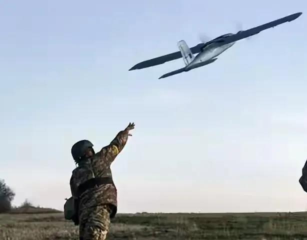 莫斯科遭遇前所未有的无人机威胁，谢列梅捷沃与伏努科沃两大机场数小时内无法起降，超