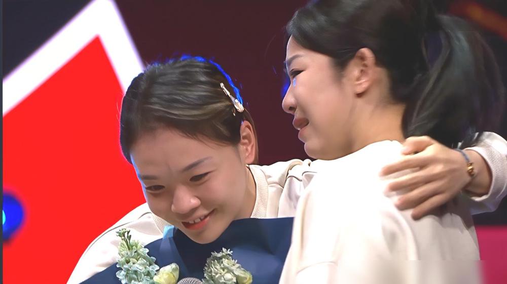 陈清晨这是一番什么操作呢？世界羽联总决赛结束完五个单项的决赛后，在随后进行的四名