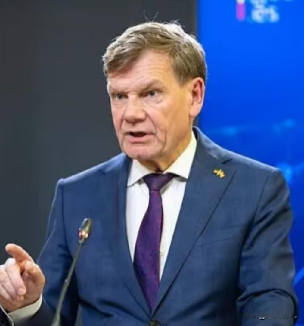 美国共和党众议员托马斯.马西做出一个让整个北约都瑟瑟发抖的举动。他于近日已经提出