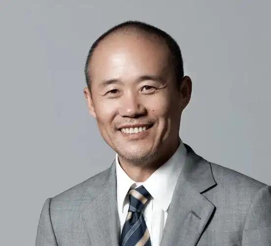 告别万科整整9年，75岁的王石突然杀了回来。 9月28日，王石的新公司正式成