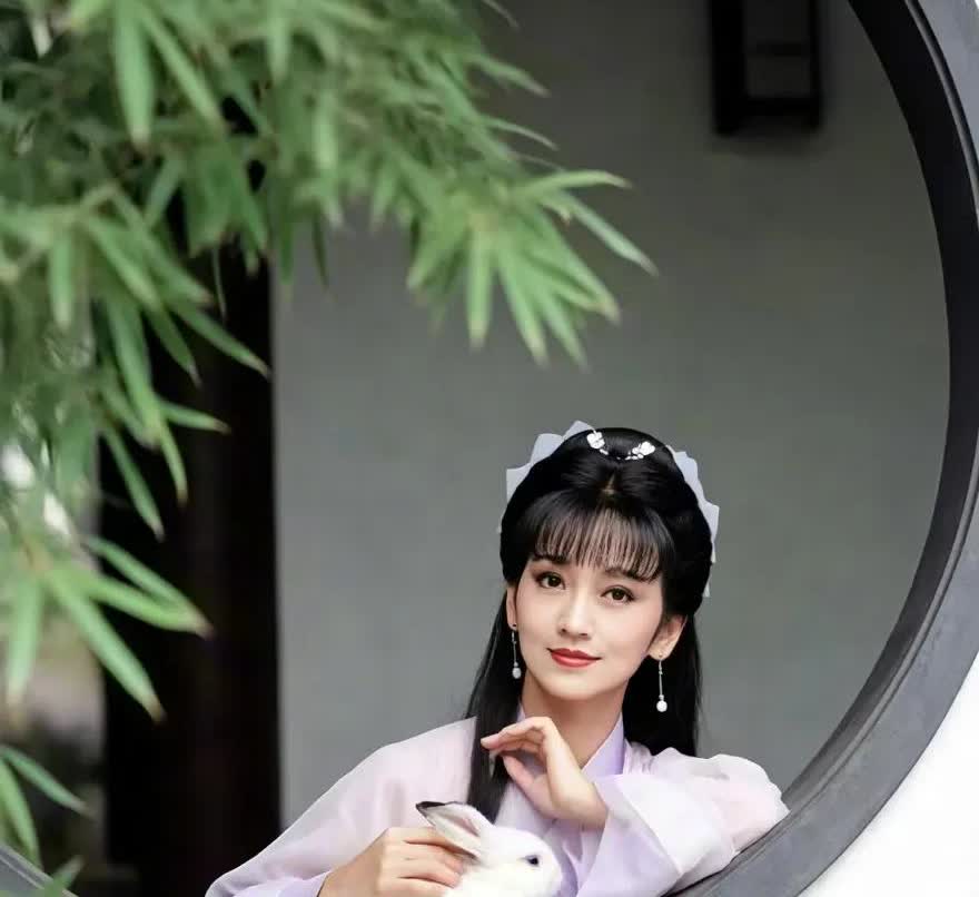 赵雅芝是真美了一辈子，天生美人胚子，天生是老天追着喂饭的人，能相信吗
