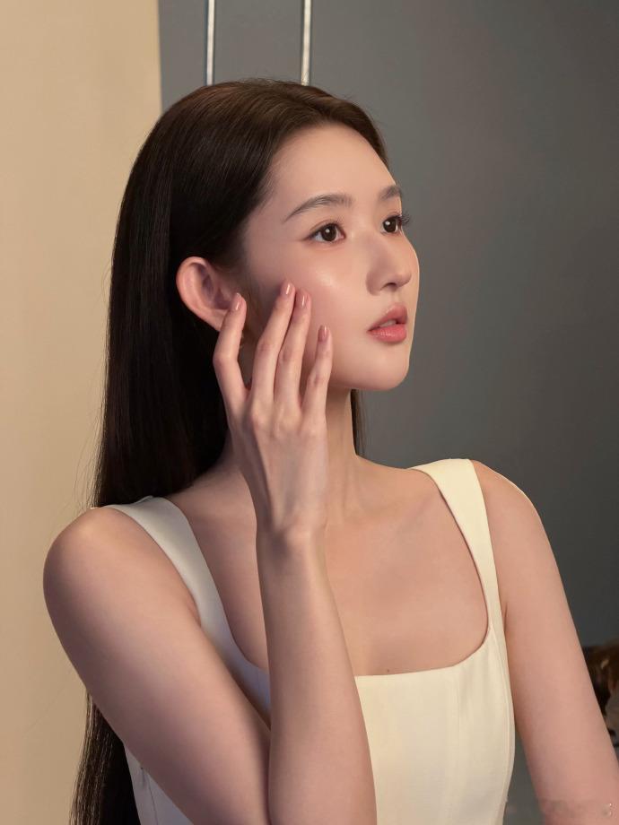 王玉雯怼脸皮肤生图王玉雯怼脸live状态王玉雯怼脸皮肤生图也太美了吧，这个liv