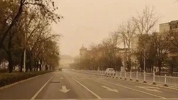 2月21日，沙尘暴侵袭华北多地，受大风天气影响，北京、大同、石家庄等地机场多架航