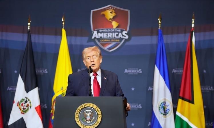 刚闭幕的中美第六轮经贸谈判颇有些戏剧性。特朗普没了往日吹嘘“胜利”的劲头，反倒坐