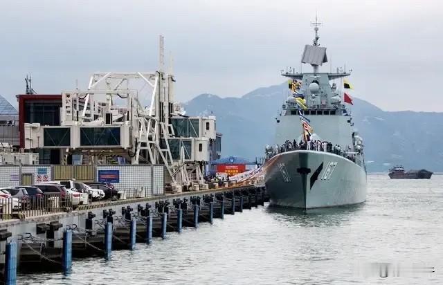 越南牛逼大了！越南是第八个军舰穿越台湾海峡的国家，也是东南亚国家的第一个。