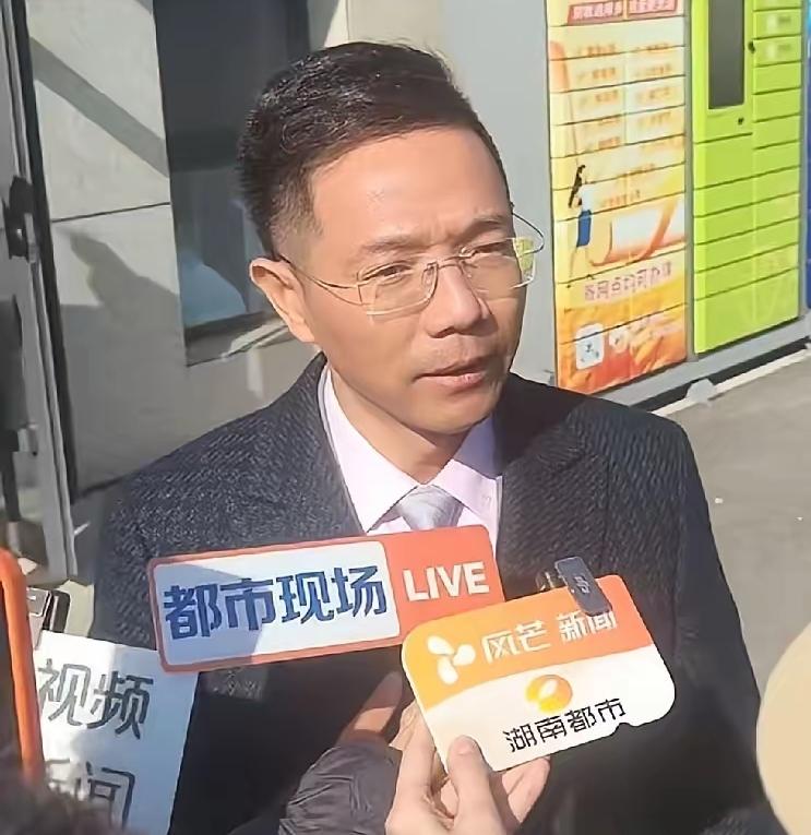 山西长治狗咬人然后死了案件，原告代理律师说，不是九个人，只进去三个人，没有拿东西