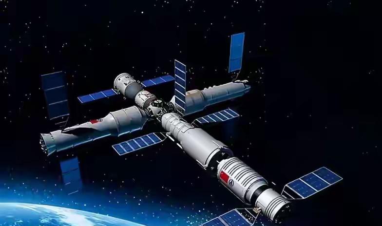 神舟二十受损情况严重？央视发声，宇航员将乘神舟二十一返回地球前期，在拍照判读