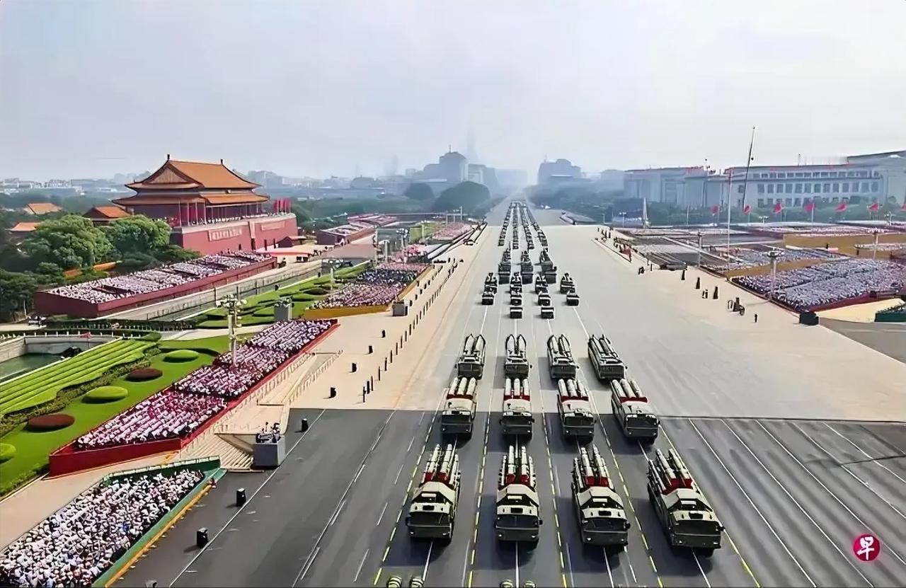特朗普的脸皮真厚，公开对我国的93阅兵说三道四，表示不满！9月3日，特朗普对记者