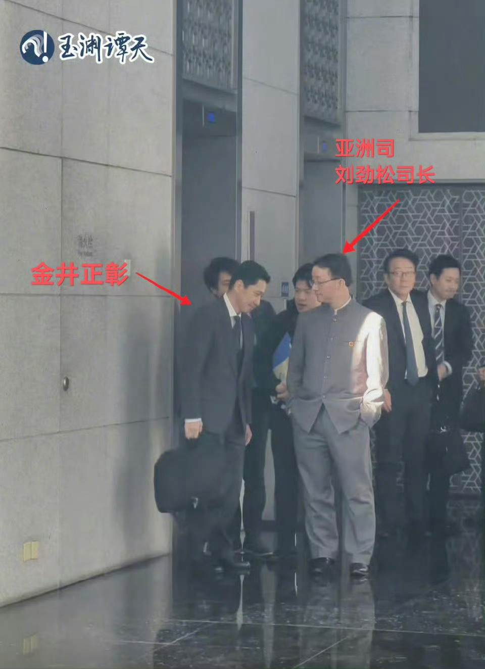 这张照片会成为经典。