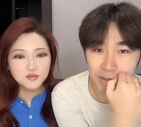 老婆一句“找别人生二胎”，前国手闫安当场黑脸，手差点掀了桌子，直播间几十万人眼睁