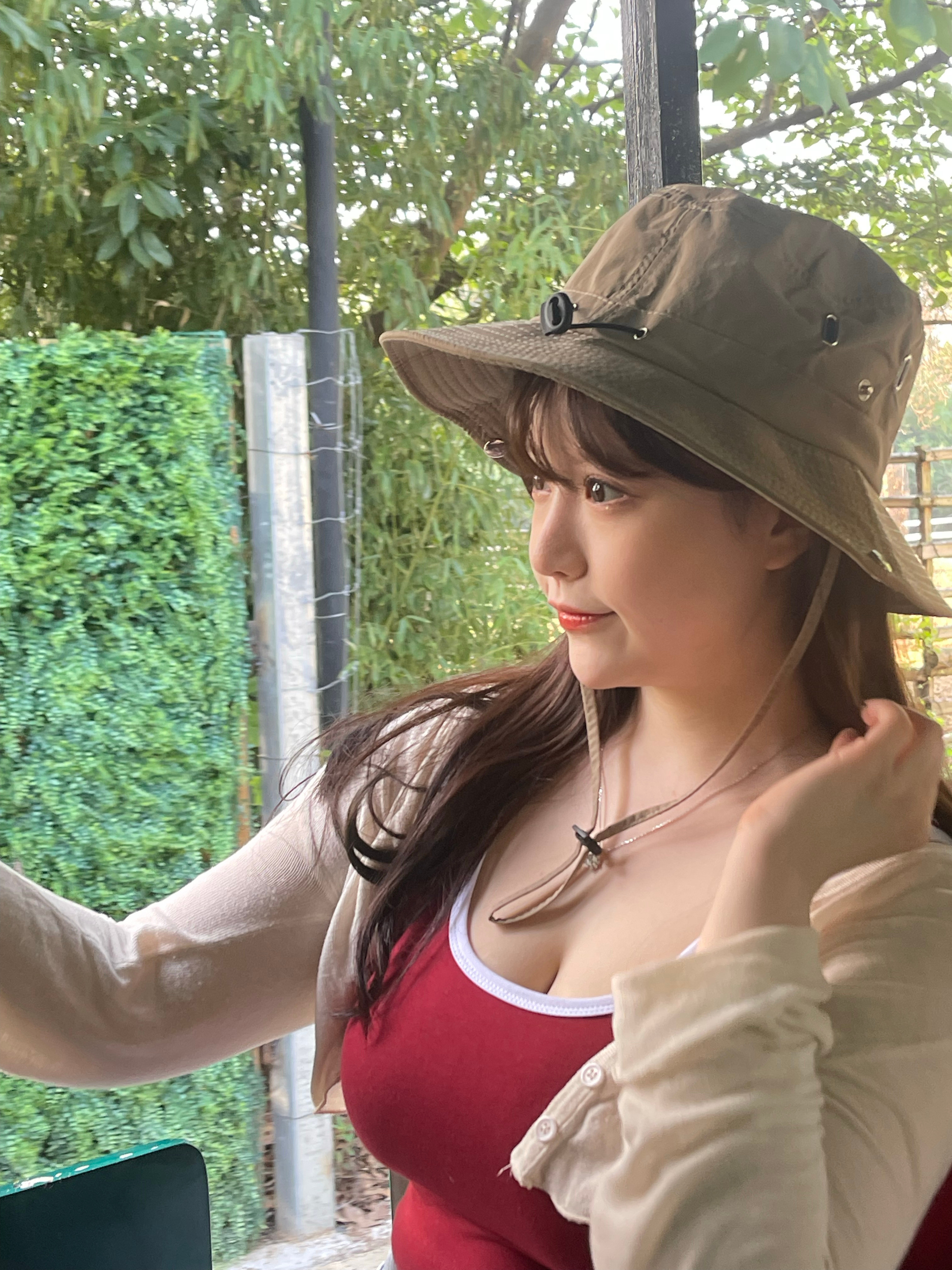 找素材翻出来了之前快150斤的时候的照片当时觉得自己丑的不行现在看看好萌吧