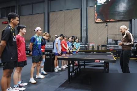 索林拉着王励勤在首钢园转了一圈，开口就要改赛制，加奥运金牌。明面上说推动青少年发展，实际就一个意思：