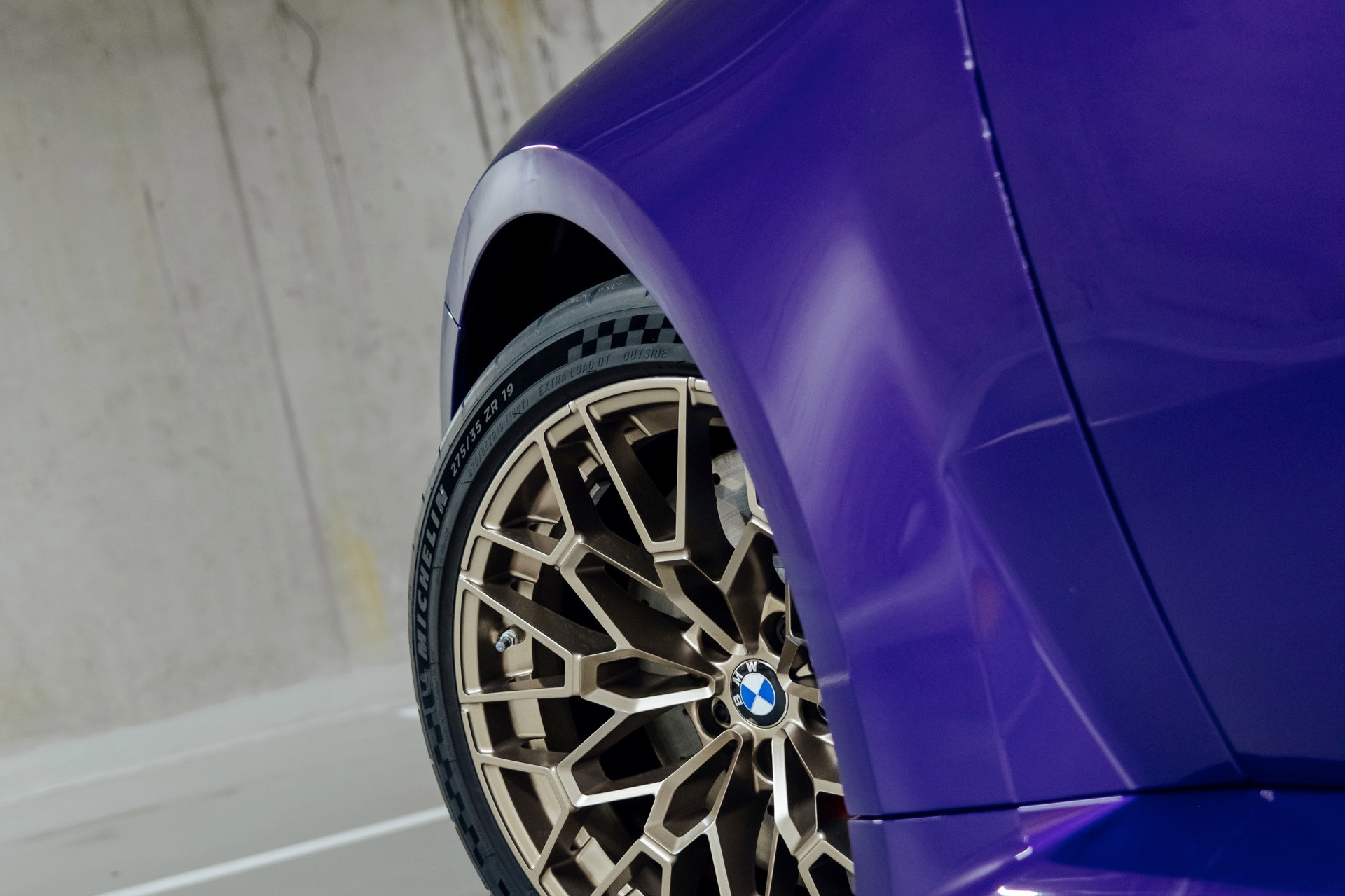 天鹅绒蓝宝马M2CS，不选这个车漆都觉得亏