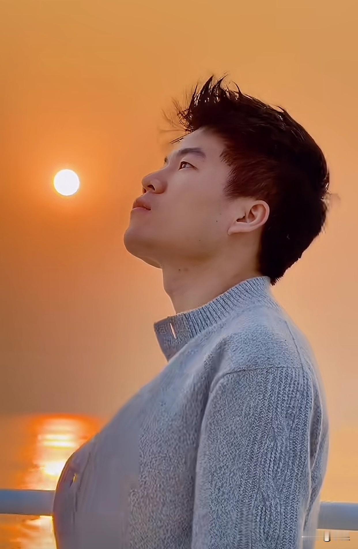 与辉同行发布了最新排班表很多人因为没看到董宇辉已经在评论区哭成一片[笑着哭]