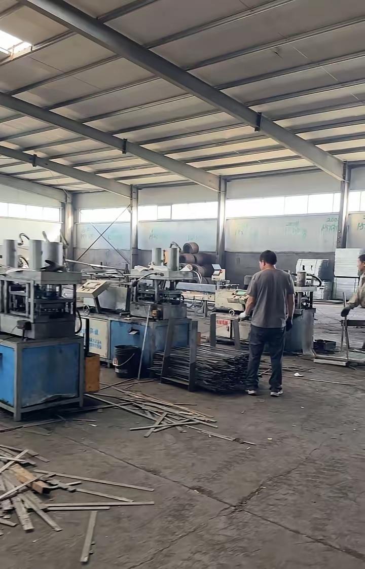 大家留意到没？但凡身边开加工厂的，甭管是于老板、郝老板，或是朱老板，成天都愁眉