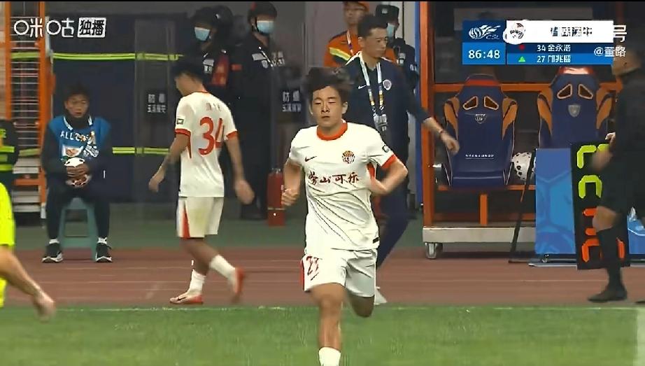 16岁邝兆镭中超首秀10分钟打脸键盘侠，一脚传球让中国足球看见希望！