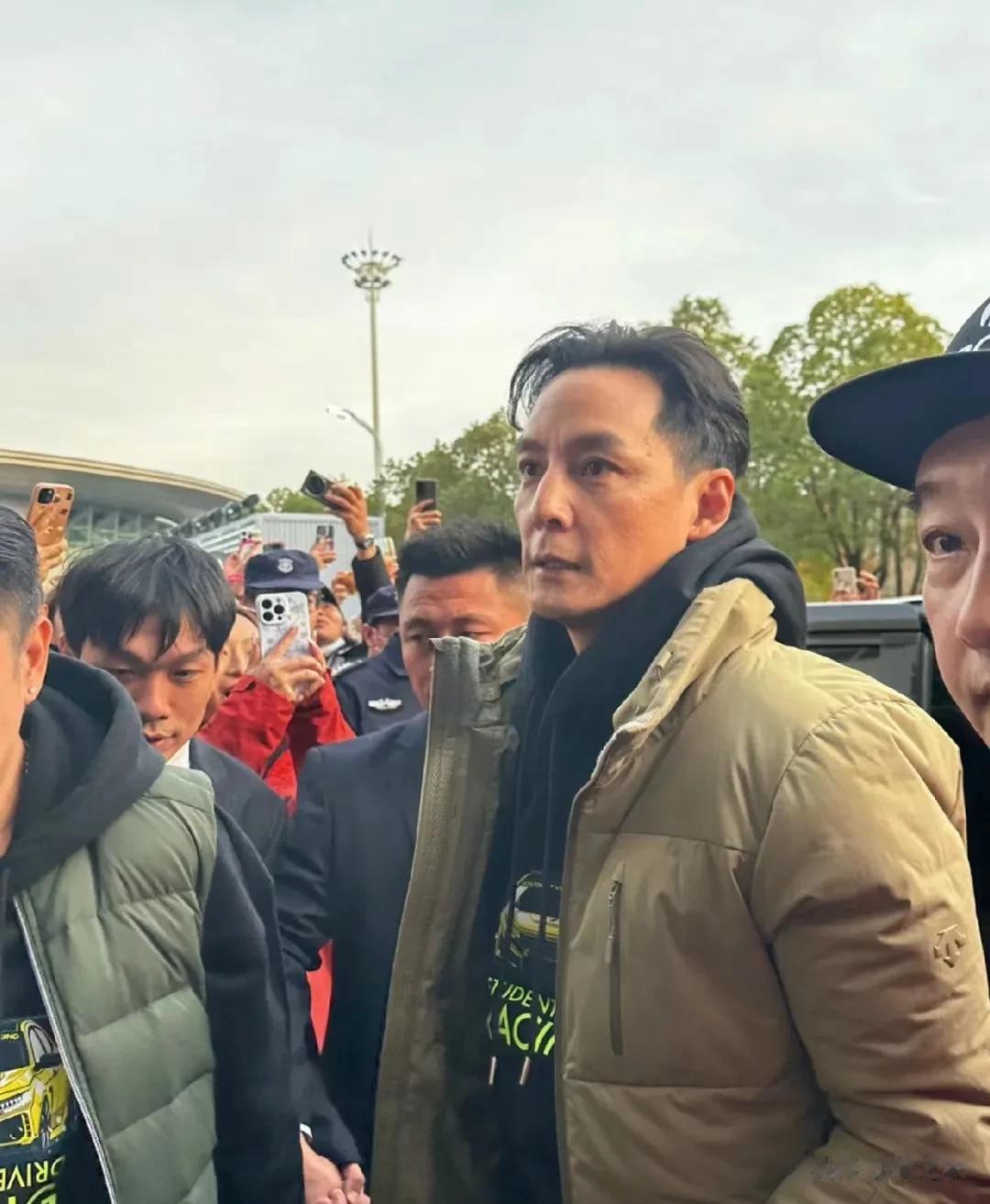吴彦祖，发际线这么高，但还是帅的一塌糊涂啊！