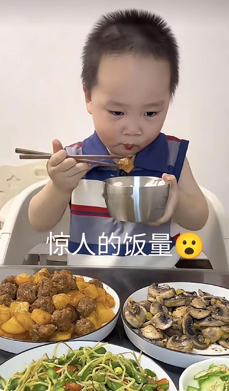 米乐妈妈跳进黄河也洗不清了，网友都说她儿子是侏儒，年龄也作假，性别也被质疑