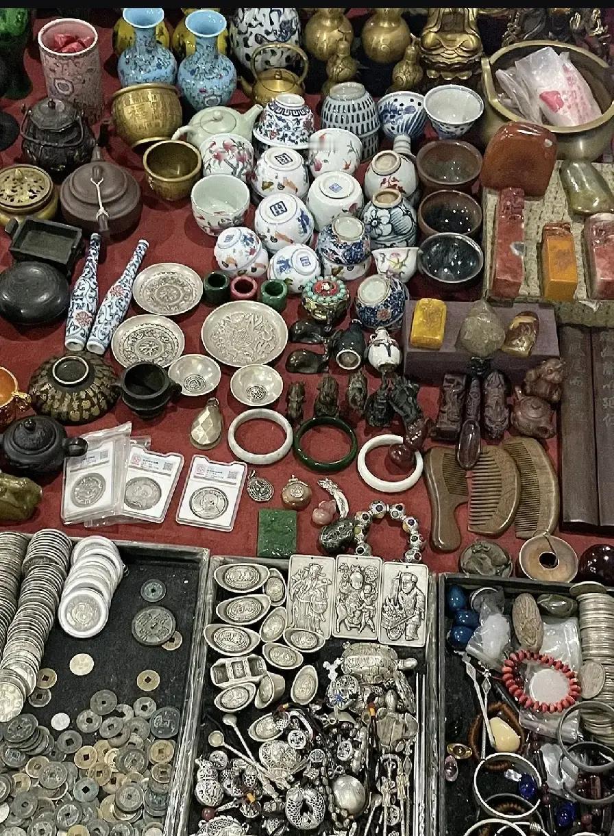 天下之大，无奇不有！在山西，有一个男子上山，途中花了100元买了一个铜碗，回