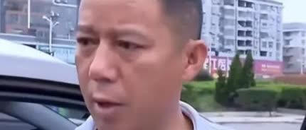 湖南，男子无意中发现20岁儿子非亲生，他不吵不闹，而是以换房子为由，哄骗妻子和自