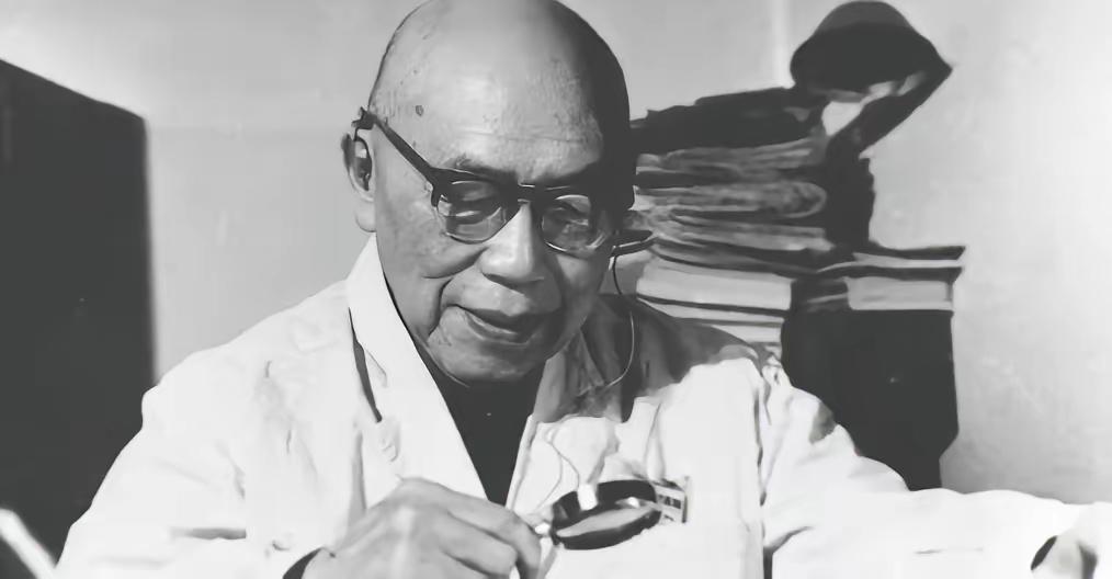 有一天，马寅初的夫人到协和看病。说自己“一感冒就休克”，求医多年，没有效果。后来