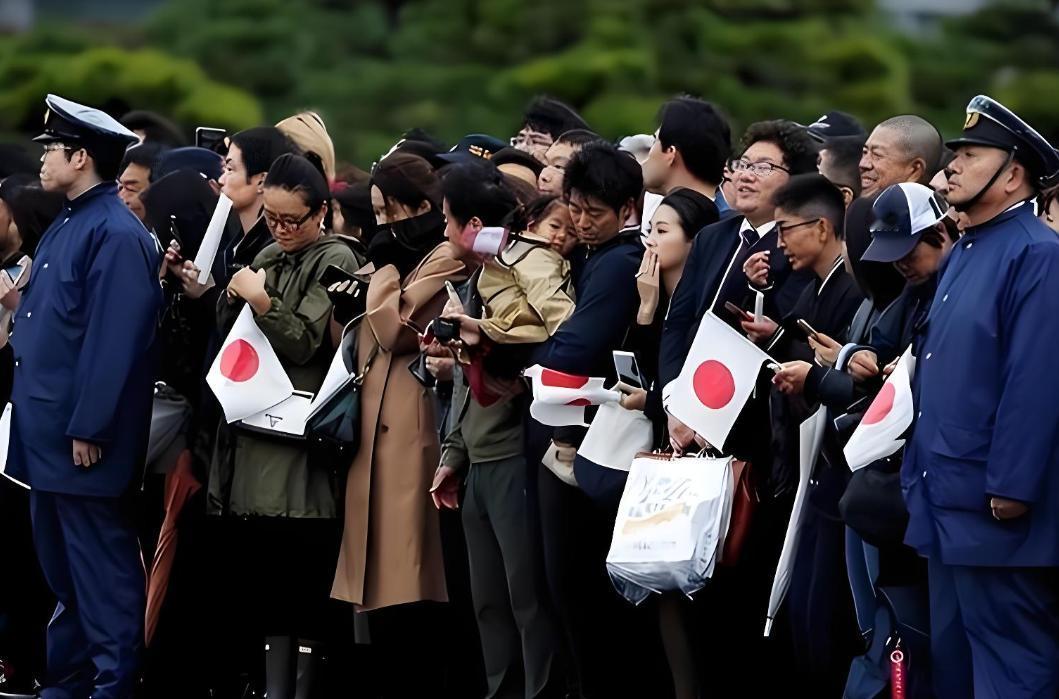 种族性格看日本，深度解析：日本人为什么支持高市早苗？性格扭曲之下的赌性族群，从古