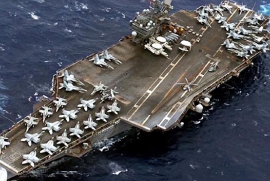 突发！美国航母舰队已逼近黄岩岛，055大驱率队大胆插入打成一团！ 最近南海上