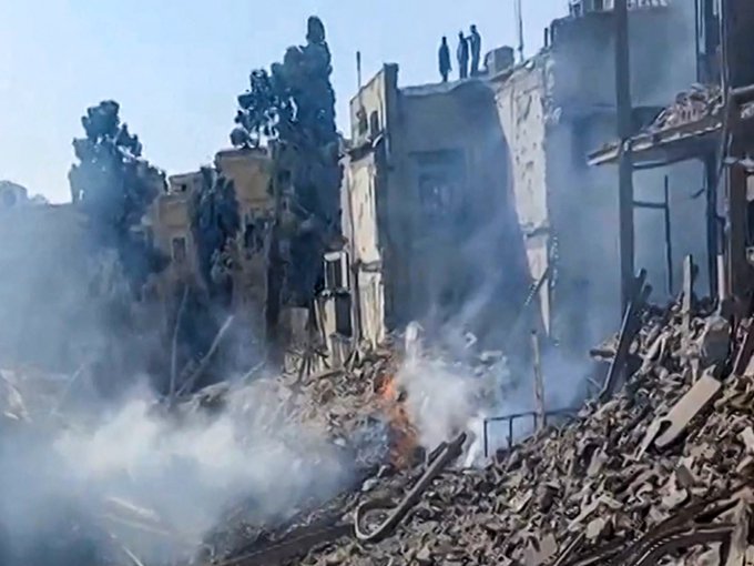 据美联社和半岛电视台报道，约旦河西岸的巴勒斯坦人表示，当以色列“铁穹”系统在头顶