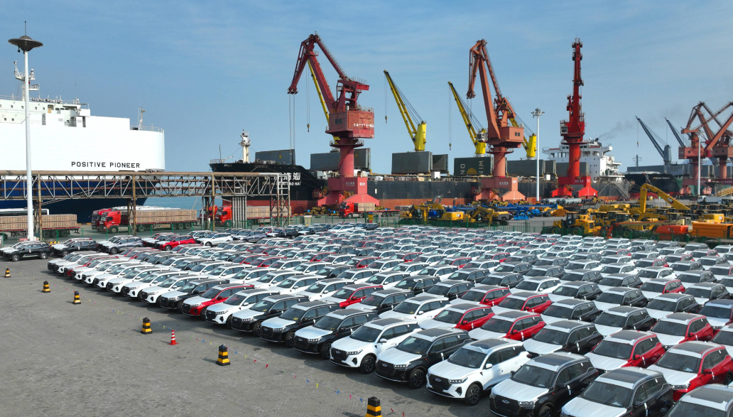 21年，比亚迪在欧洲卖了：1000余辆。22年，比亚迪在欧洲卖了：4083辆。