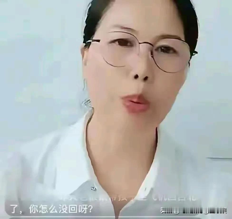 马筱梅，很暖心！近日，小杨阿姨直播，开心地对黑粉说了一件事，大家听完，齐赞马