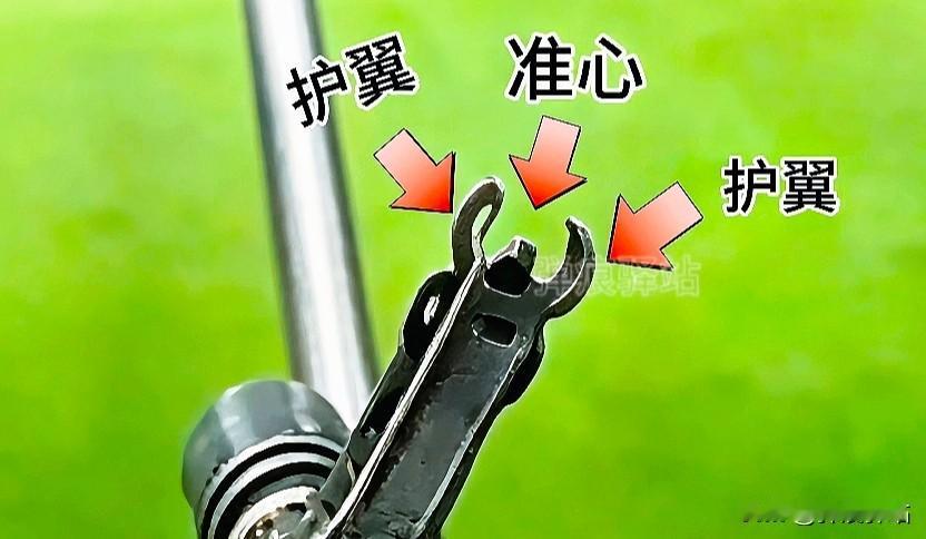 为什么我们要把AK原版的机械瞄具改掉？苏联老大哥的东西，咱们就是喜欢改，而且