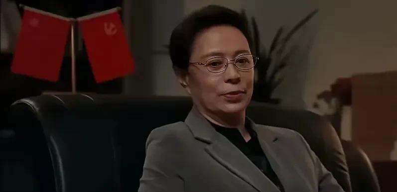 《以法之名》姜红军被捕，留给孙飞的时间不多了，先找许言午，再找兰景茗，兰景茗一句